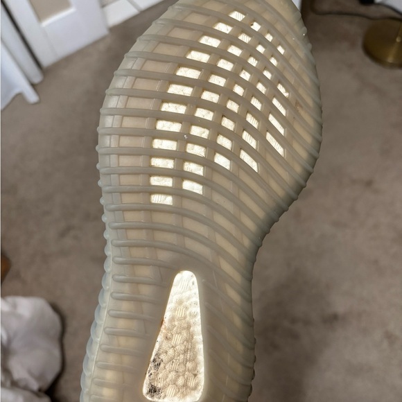 Adidas Yeezy Boost 350 V2 Gray Red - Picture 2 of 3